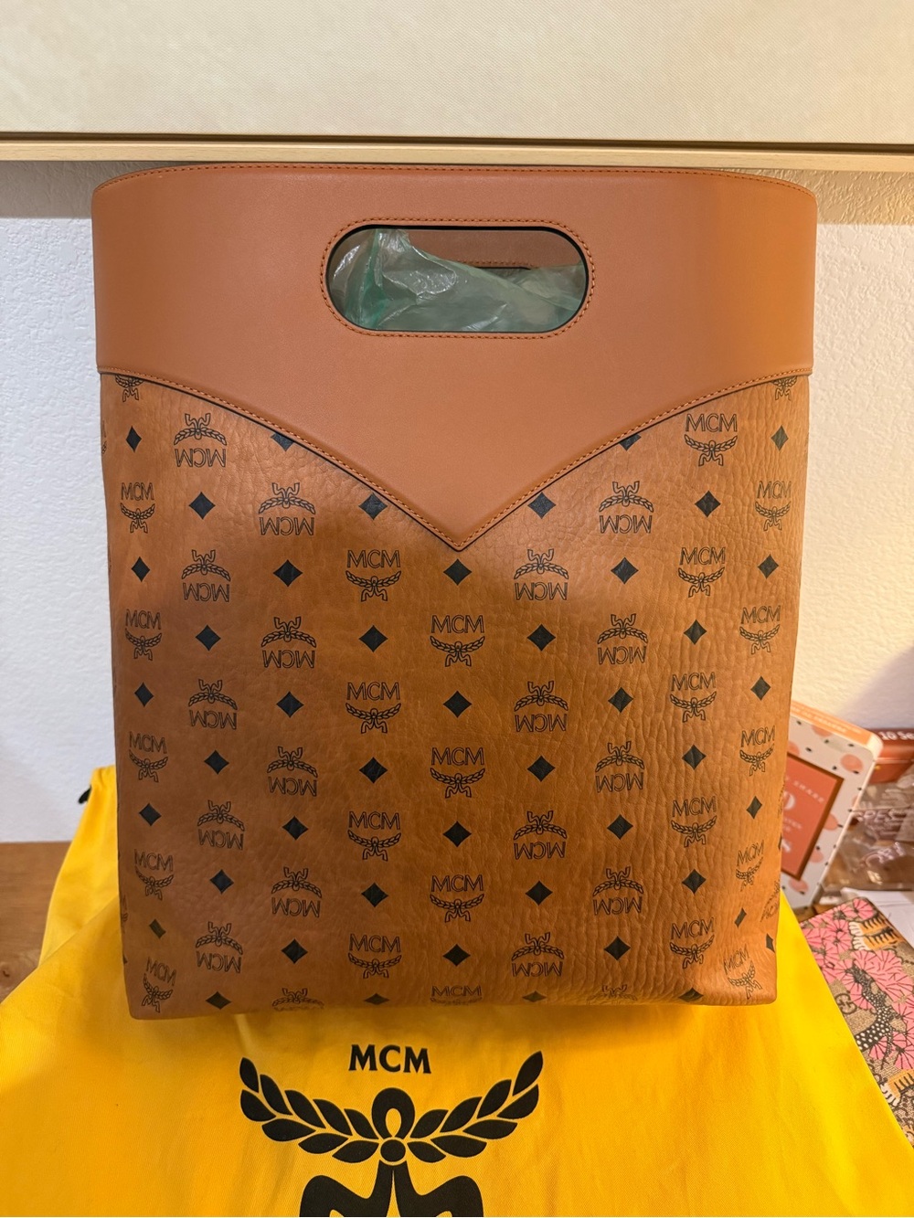Mcm two-way handbag and tote - Picture 2 of 10